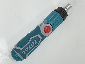 Отвертка реверсивная с насадками 13 в 1 TOTAL TACSD30136